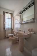 Spacious Villa Over two Floors, Amazing View and Private Garden for 9 