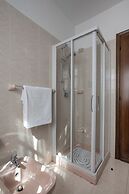 Spacious Villa Over two Floors, Amazing View and Private Garden for 9 