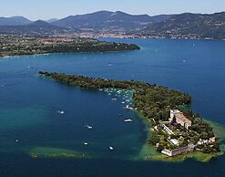 Spacious Villa Over two Floors, Amazing View and Private Garden for 9 