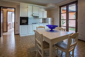 Spacious Villa Over two Floors, Amazing View and Private Garden for 9 