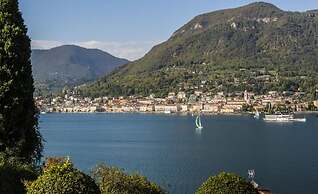 Spacious Villa Over two Floors, Amazing View and Private Garden for 9 