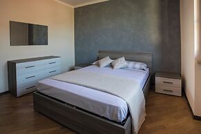 Spacious Villa Over two Floors, Amazing View and Private Garden for 9 