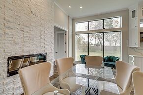 9 Mi to Downtown Houston: Spacious Group Getaway