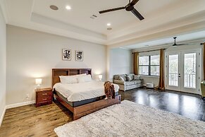 9 Mi to Downtown Houston: Spacious Group Getaway
