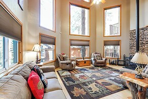 10 Mi to Dtwn Flagstaff: Serene Cabin w/ Decks
