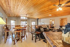 10 Mi to Dtwn Flagstaff: Serene Cabin w/ Decks