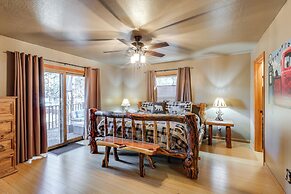 10 Mi to Dtwn Flagstaff: Serene Cabin w/ Decks