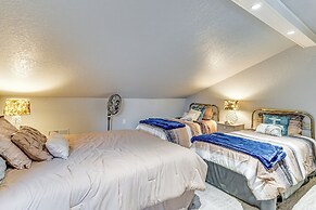 Boat, Swim & Enjoy Lake Views: Osage Beach Retreat