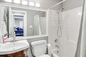 Boat, Swim & Enjoy Lake Views: Osage Beach Retreat