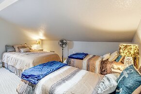 Boat, Swim & Enjoy Lake Views: Osage Beach Retreat