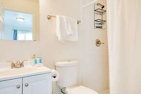 2 Mi to University of Arizona: Tucson Urban Escape