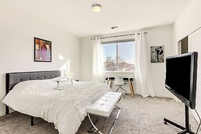 4 Mi to Dtwn: Family-friendly Townhome in Reno