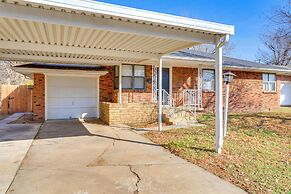 < 1 Mi to Oklahoma City Zoo: Family-friendly Home
