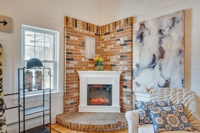 1 Mi to Cranmore Mountain: Charming Conway Apt!