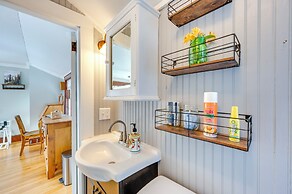 1 Mi to Cranmore Mountain: Charming Conway Apt!