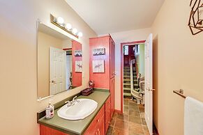 3 Mi to Dtwn: Mtn-view Red Lodge Retreat!