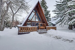 Hot Tub + Fire Pit: Cozy Cabin in Red Lodge!