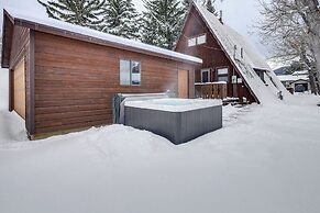 Hot Tub + Fire Pit: Cozy Cabin in Red Lodge!