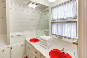 Hot Tub + Fire Pit: Cozy Cabin in Red Lodge!