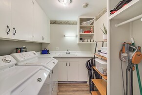 Modern Apt on Detroit Lake w/ Dock Access!