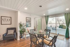 Modern Apt on Detroit Lake w/ Dock Access!