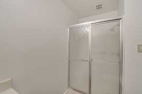 Modern Apt on Detroit Lake w/ Dock Access!