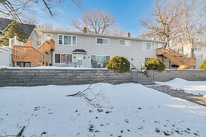 Modern Apt on Detroit Lake w/ Dock Access!