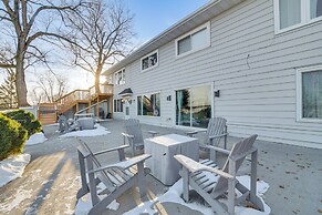 Modern Apt on Detroit Lake w/ Dock Access!