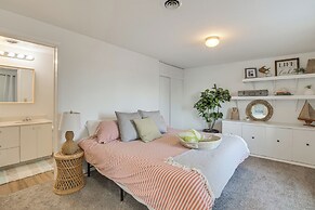 Modern Apt on Detroit Lake w/ Dock Access!