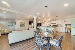 Modern Apt on Detroit Lake w/ Dock Access!