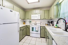 2 Mi to Skiing: Blue Ridge Mtn Cabin w/ Hot Tub!