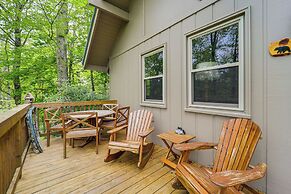 2 Mi to Skiing: Blue Ridge Mtn Cabin w/ Hot Tub!