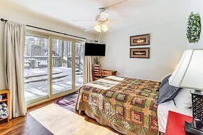 2 Mi to Skiing: Blue Ridge Mtn Cabin w/ Hot Tub!