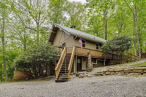 2 Mi to Skiing: Blue Ridge Mtn Cabin w/ Hot Tub!