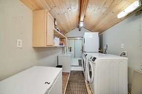 Walk to Kenai River: Forested Fisherman's Cabin!