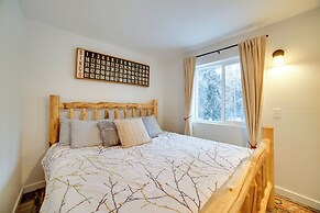 Walk to Kenai River: Forested Fisherman's Cabin!