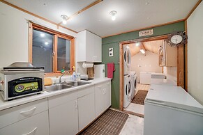 Walk to Kenai River: Forested Fisherman's Cabin!