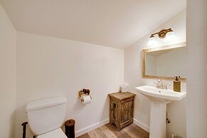 Walk to Kenai River: Forested Fisherman's Cabin!