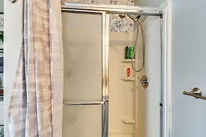 5 Mi to Dtwn Syracuse: Updated Apartment!