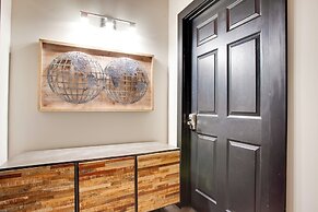 Downtown Quincy Condo w/ Washington Park Views!