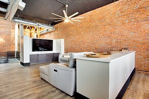 Downtown Quincy Condo w/ Washington Park Views!