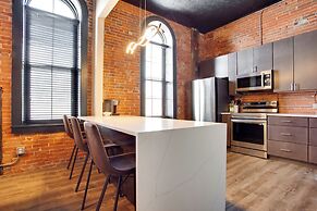 Downtown Quincy Condo w/ Washington Park Views!