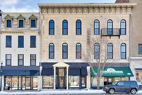 Downtown Quincy Condo w/ Washington Park Views!