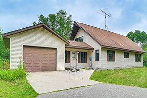 Remote & Peaceful Getaway w/ Games in Eckerman