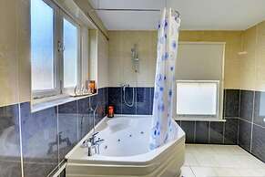 Cozy Leicester Apartment With 2 Bedrooms