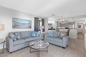 Coastal Retreat: Beach Access & Modern Comforts 2 Bedroom Condo