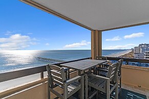 Coastal Retreat: Beach Access & Modern Comforts 2 Bedroom Condo