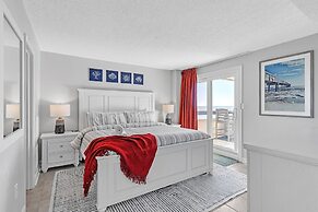 Coastal Retreat: Beach Access & Modern Comforts 2 Bedroom Condo