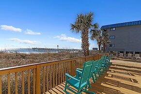 Coastal Retreat: Beach Access & Modern Comforts 2 Bedroom Condo