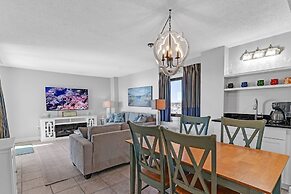 Coastal Retreat: Beach Access & Modern Comforts 2 Bedroom Condo